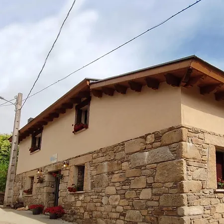 Vivienda De Uso Turistico Castanos Holiday home San Roman de Sanabria