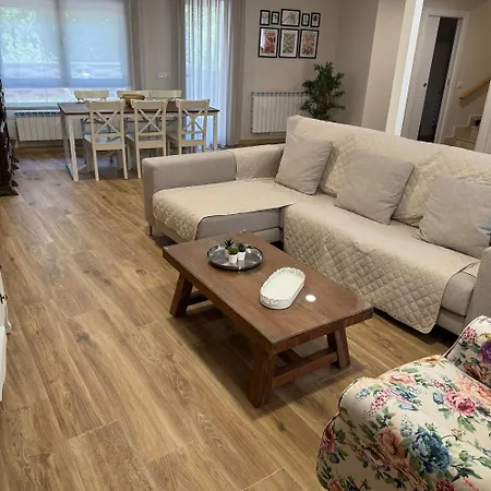 度假居 Vivienda De Uso Turistico Castanos San Roman de Sanabria